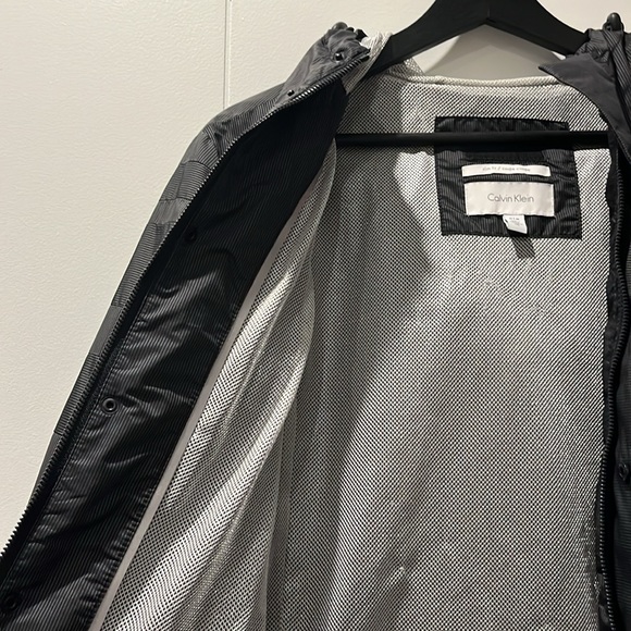 Calvin Klein Windbreaker rain jacket - Picture 6 of 7